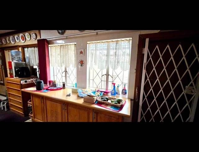 3 BEDROOM HOUSE FOR SALE IN VAN RIEBEECK PARK